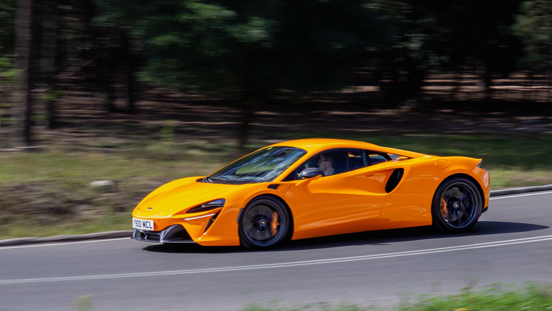 McLaren Artura.