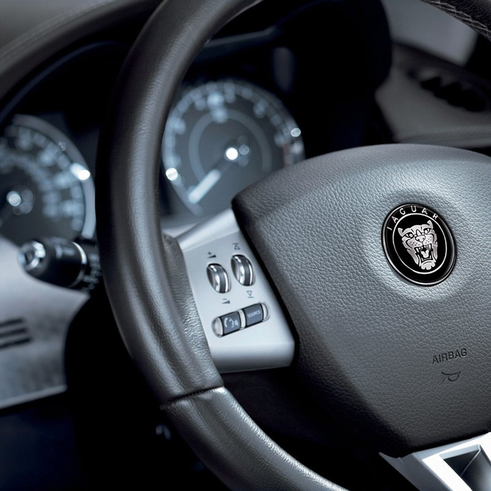 Genewa 2007: Jaguar XKR Portfolio