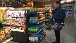 Zatankuj piwo, telewizor i pieczywo, czyli stacja paliw jako supermarket
