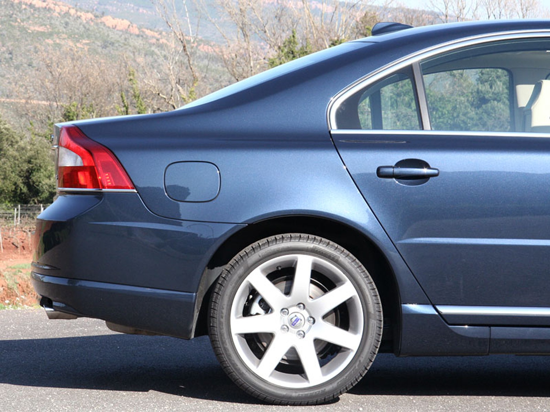 Volvo S80 D5 – pierwsze jazdy odmłodzonym modelem z nowym turbodieslem