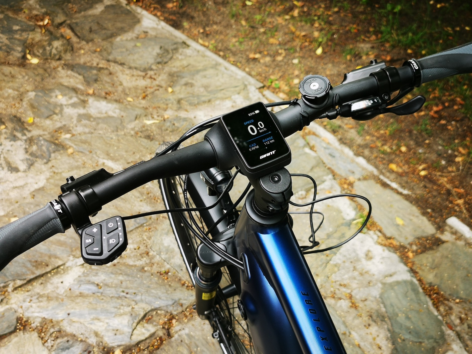 Giant Explore E+ 2: kokpit