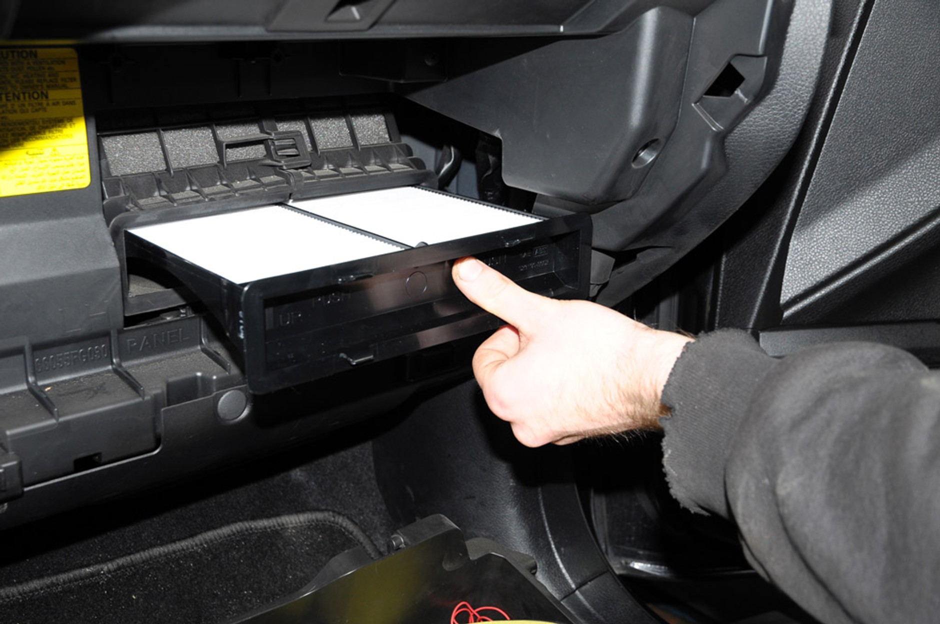 Jak wymienić filtr kabinowy?