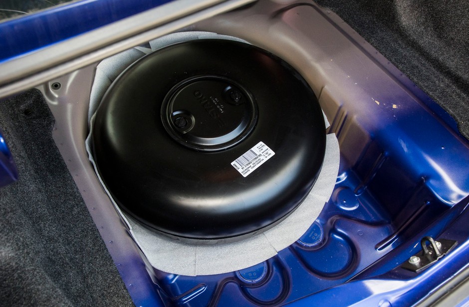 Butla na LPG pod podłogą bagażnika