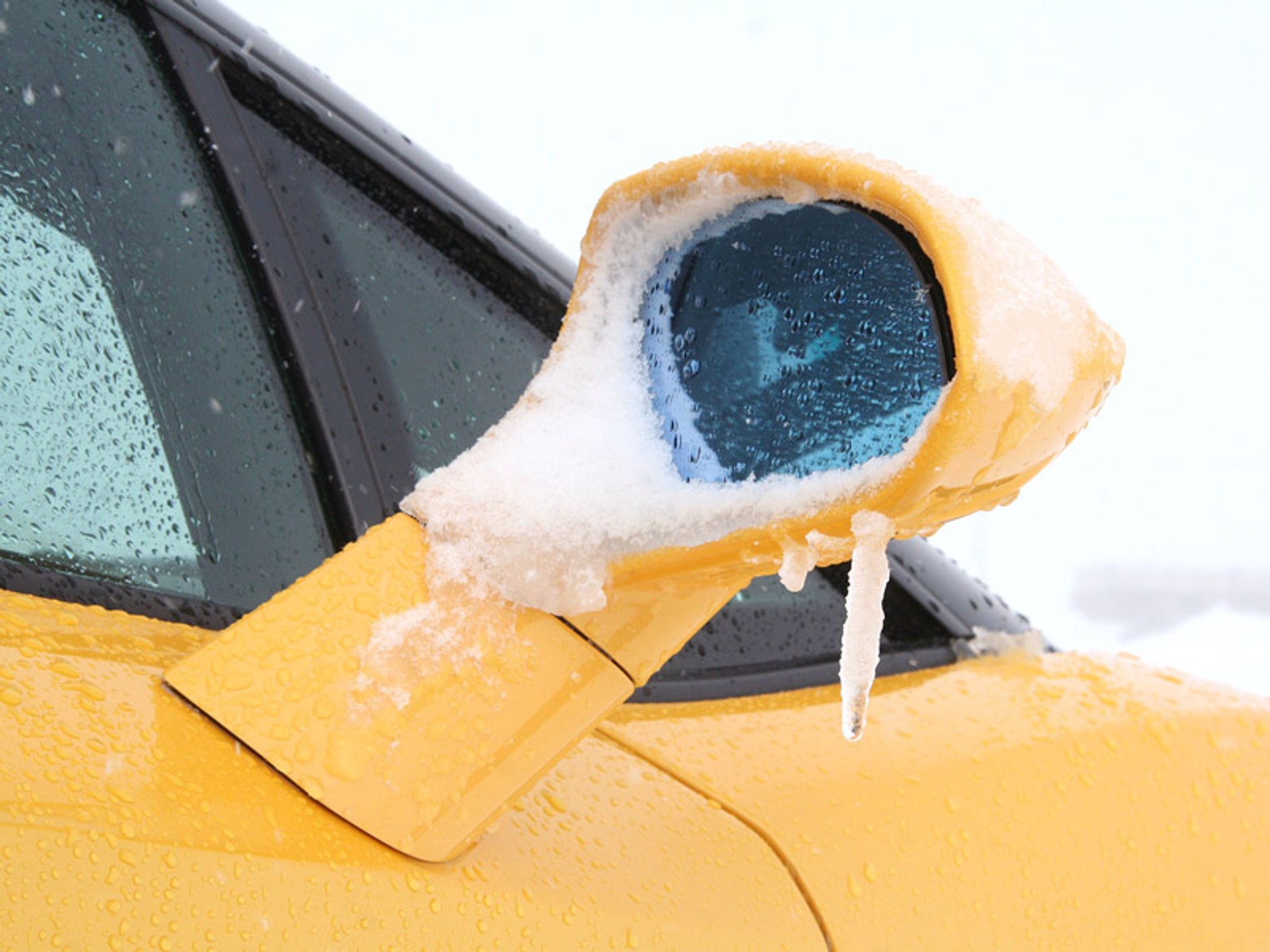 Pirelli Sottozero 2 pod Matterhorn, czyli jak zaprezentować zimowe opony latem