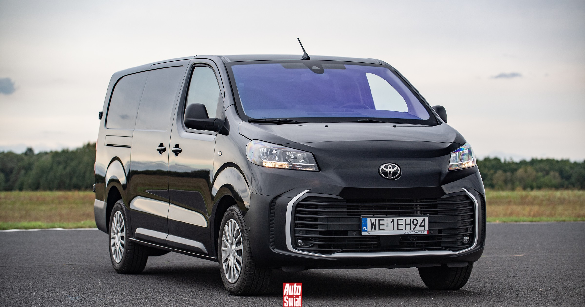 Toyota rozpoczyna globalną akcję serwisową. 166 tys. pojazdów z wadą wahaczy