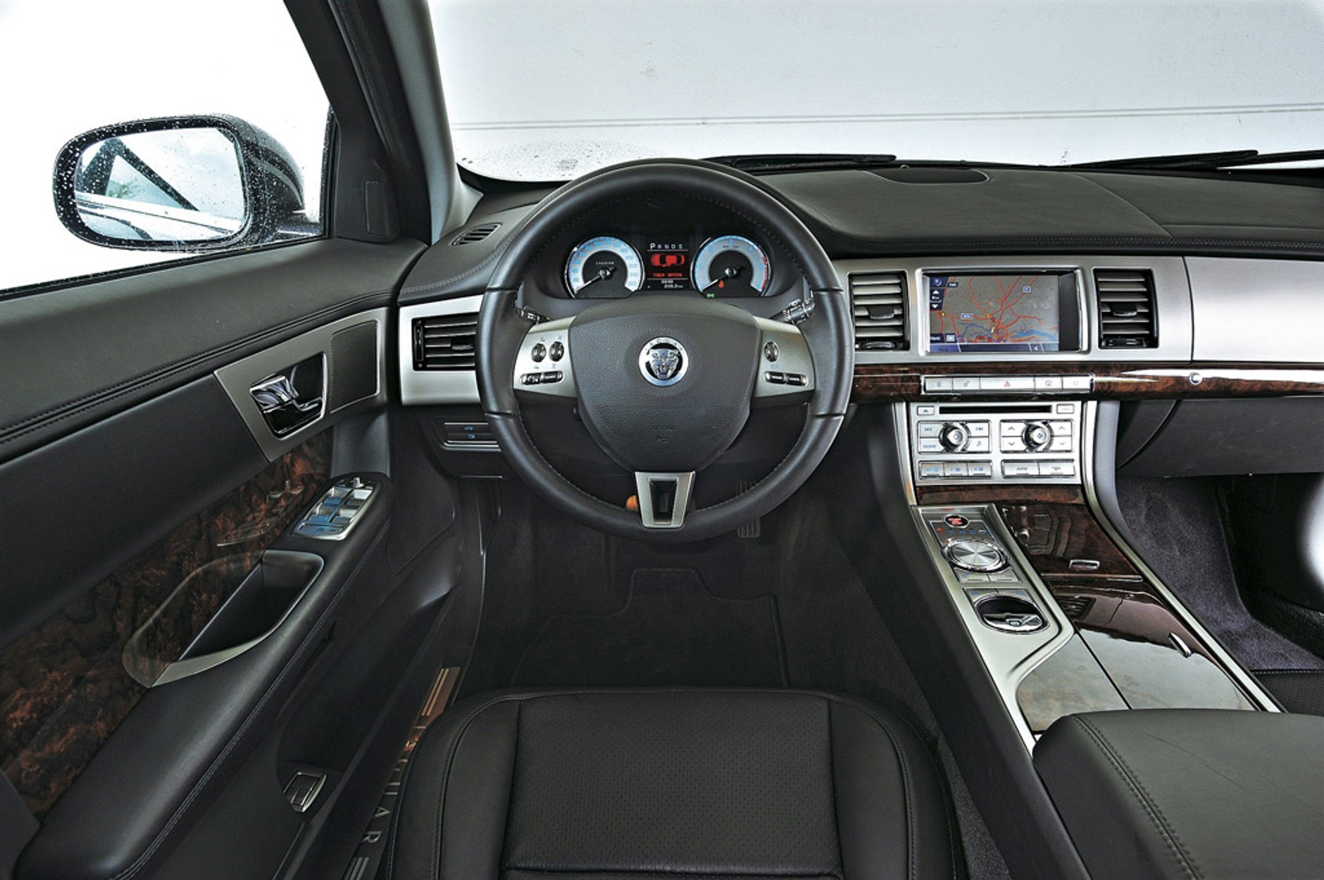 Test długodystansowy: Jaguara XF 3.0 V6