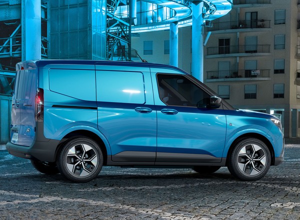 E-Transit Courier. Ford atakuje klasę elektrycznych kompaktowych furgonów