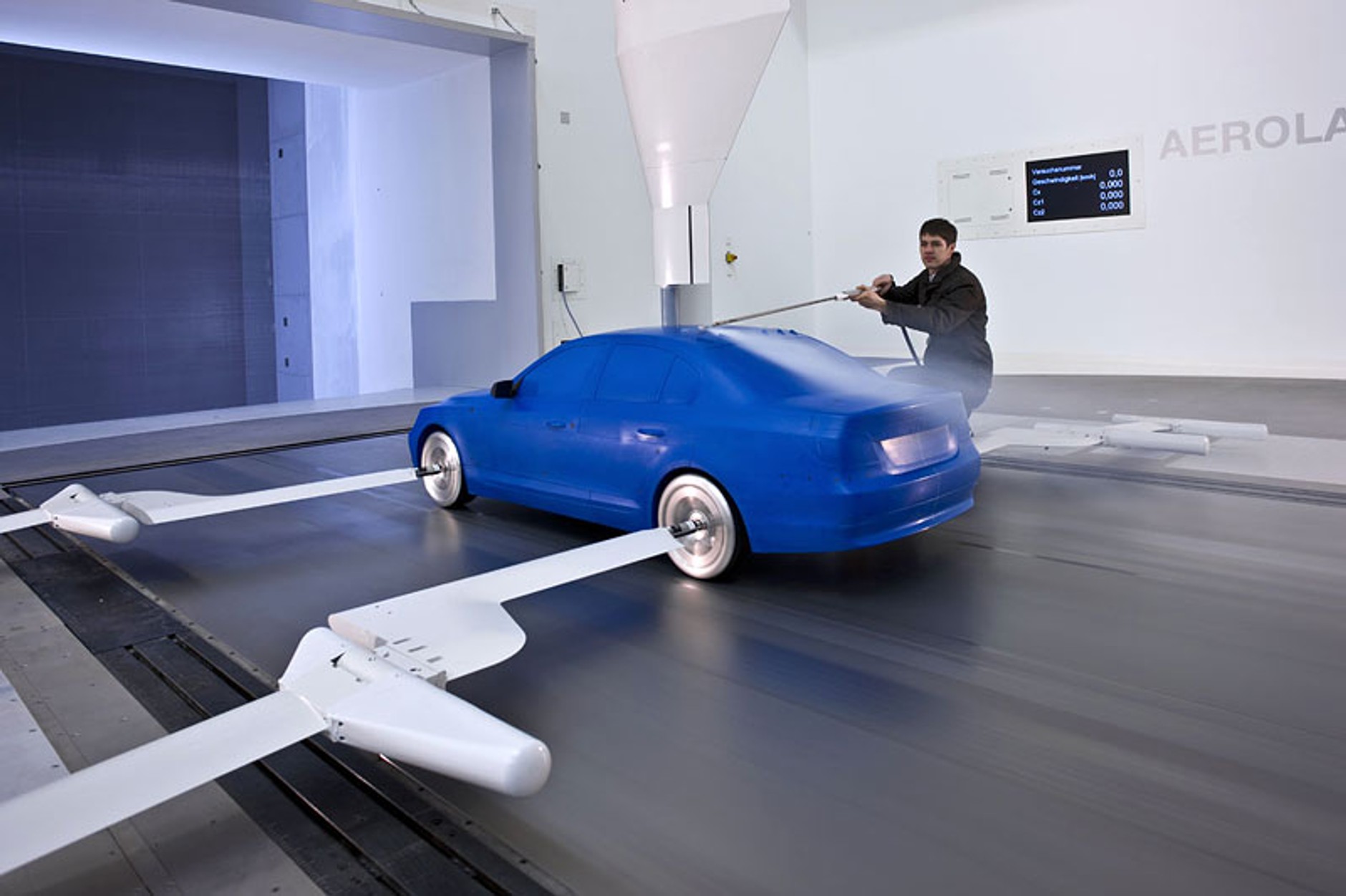 BMW: nowe centrum aerodynamiky (fotogaleria)