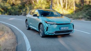 Toyota bZ4x – jak jeździ pierwszy elektryk marki?