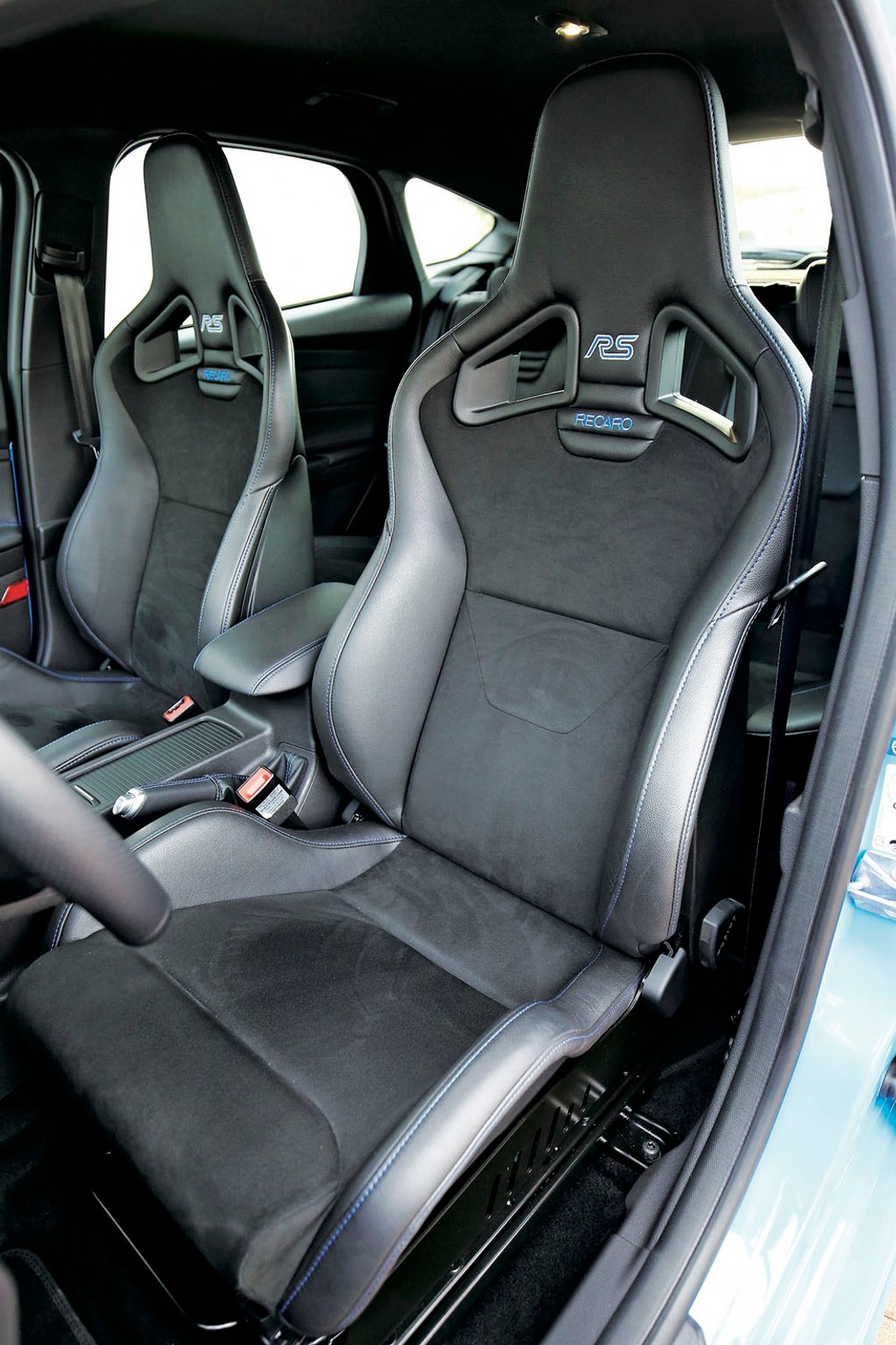 Honda Civic Type R kontra Ford Focus RS - który hot-hatch jest lepszy na torze?