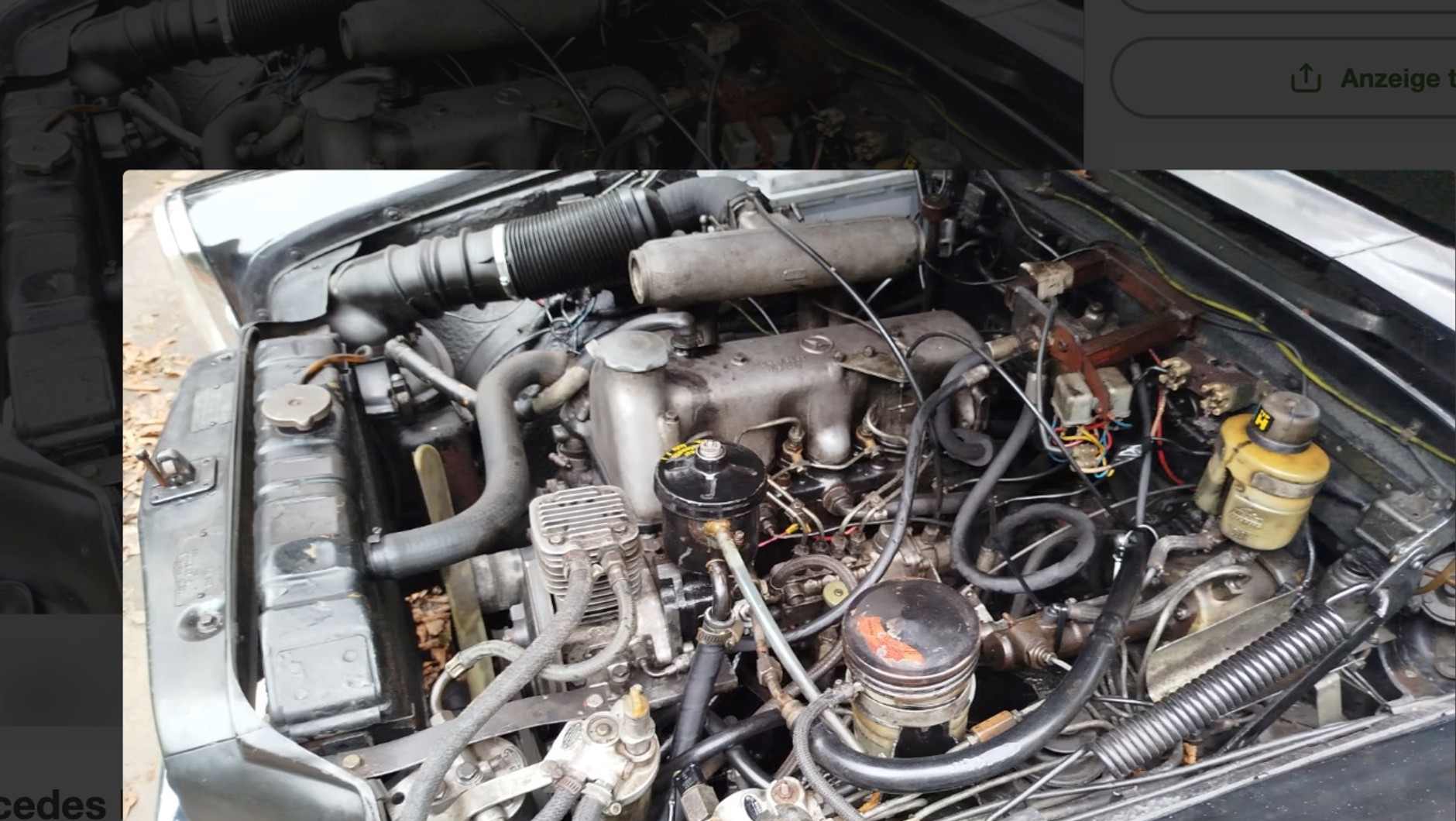 ... pod maską sprzedawanego auta znajduje się mały diesel zamiast wielkiego V8.