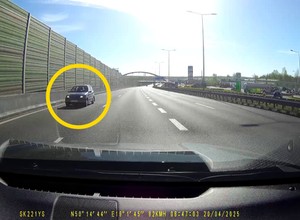 Wjechał na autostradę pod prąd. Policjanci mówią o wielkanocnym cudzie [WIDEO]