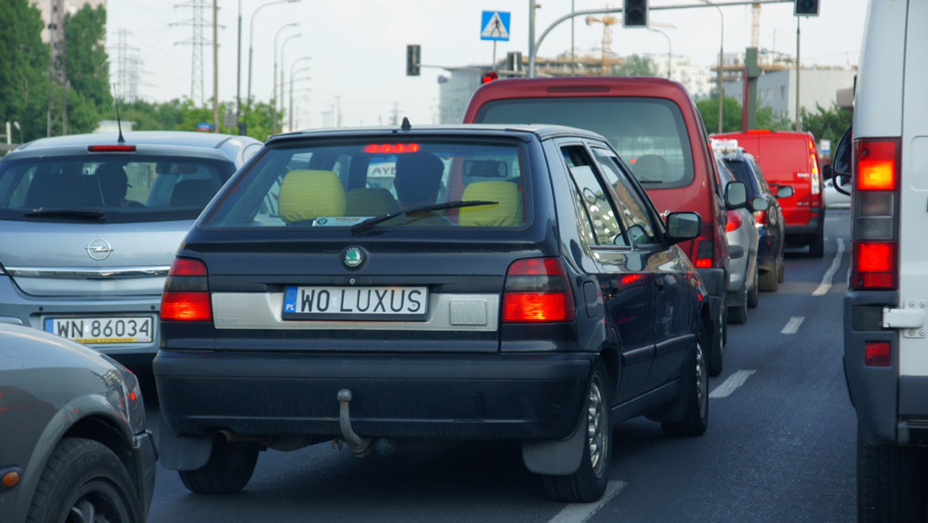 Skoda z indywidualnymi tablicami rejestracyjnymi