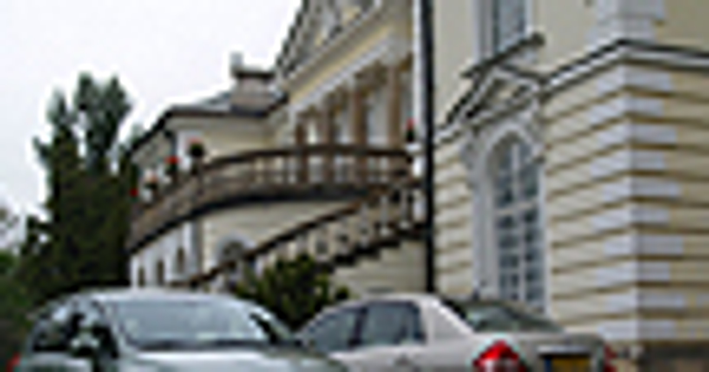 Nissan Tiida - Lojalnie zachowawczy