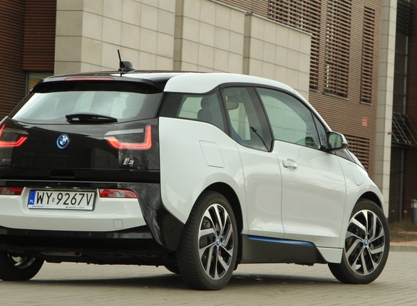 W Koninie za 1 mld złotych powstanie fabryka materiałów do baterii dla aut elektrycznych