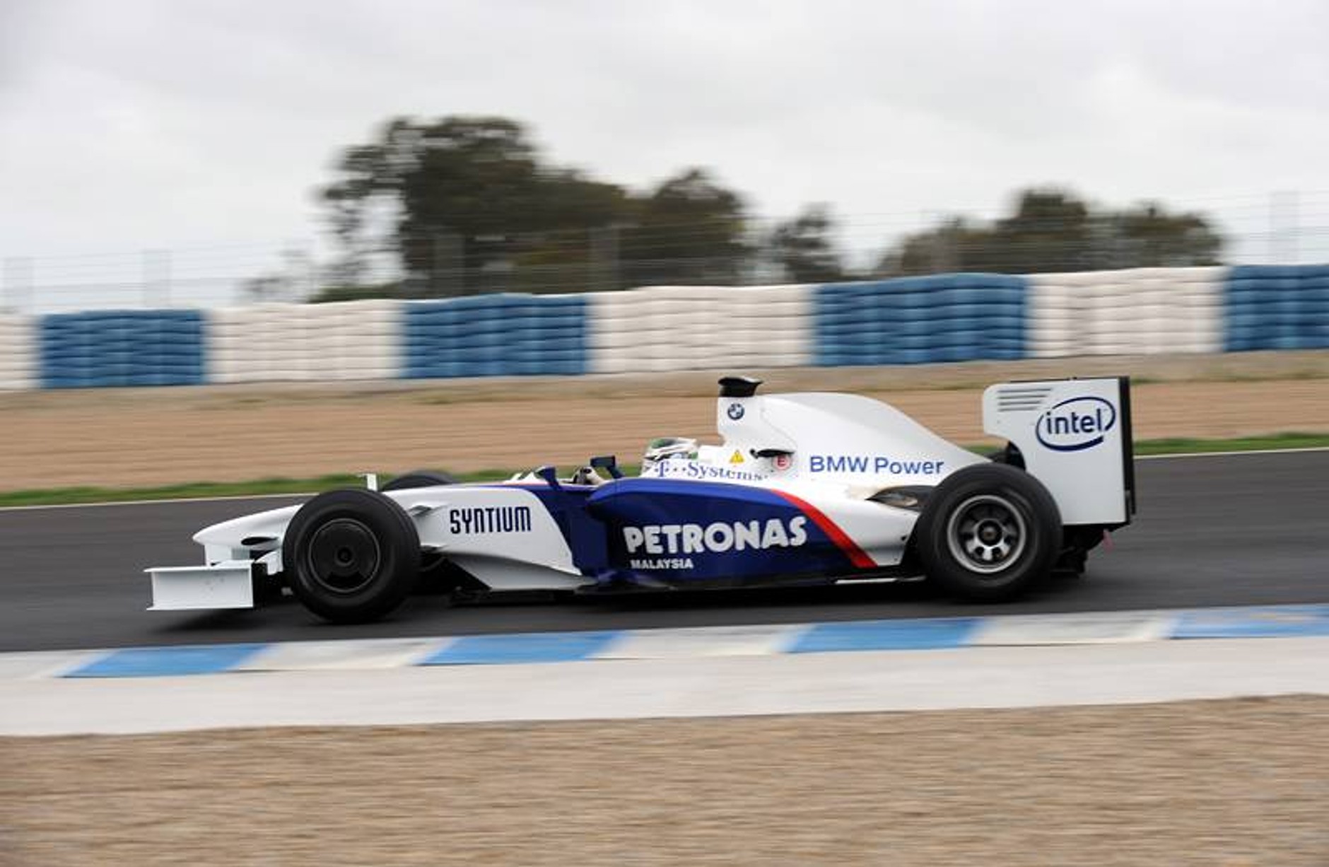 Formuła 1: fotogaleria z testów przed sezonem 2009