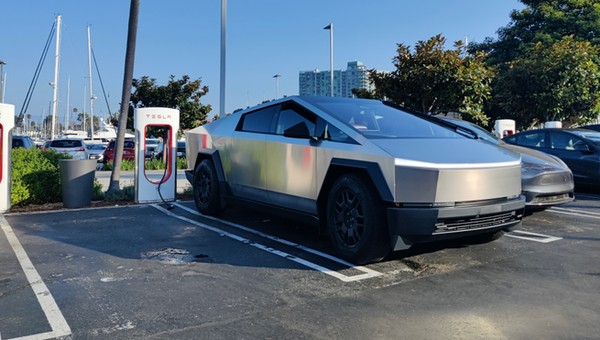 Tesla przerywa produkcję dwóch modeli. To już trzeci raz na przestrzeni roku