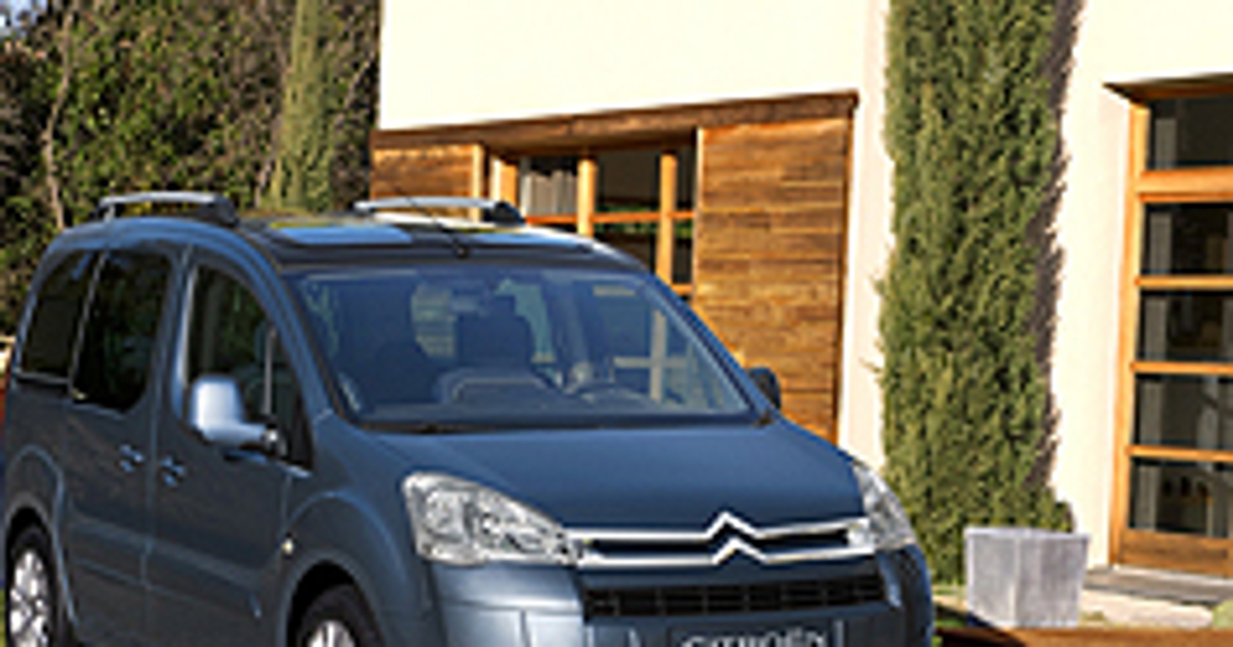 Nowe miejskie furgony Citroena i Peugeota - Hale na kołach