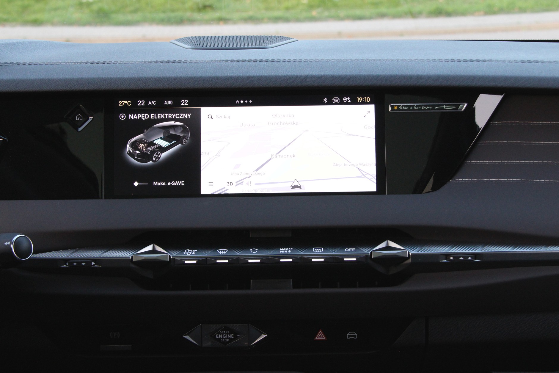 DS 4 PHEV Antoine De Saint Exupery