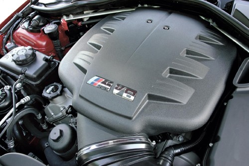 Mercedes C63 AMG kontra BMW M3 - Gaz do dechy!