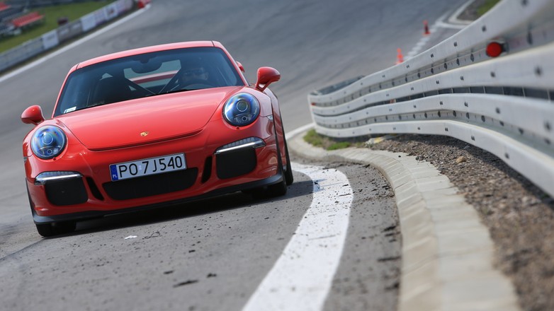Porsche 911 GT3 (1)