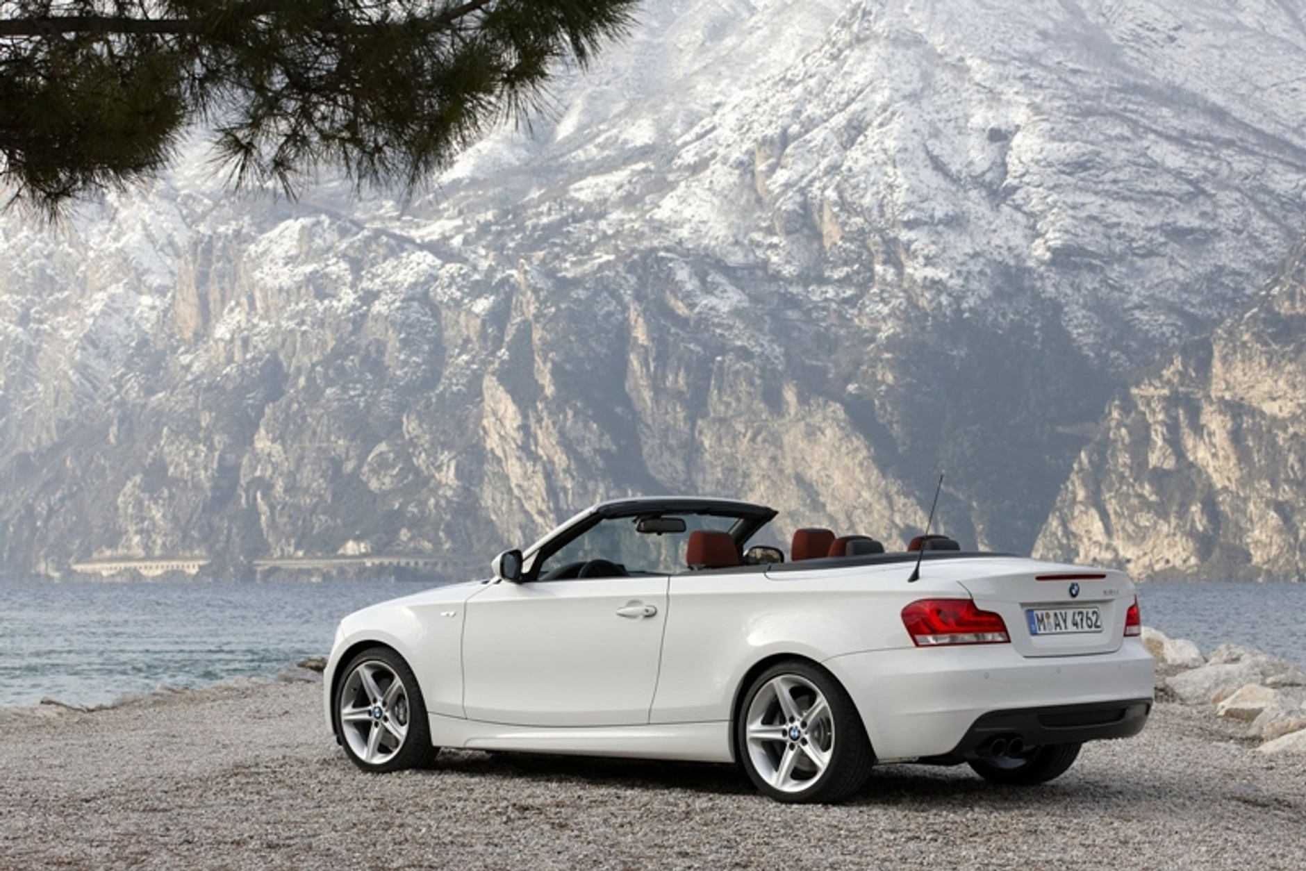 BMW serii 1 tak odmieniona, że aż taka sama