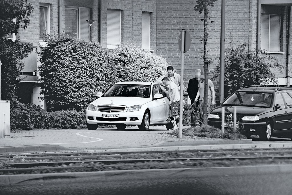 Fachowcy od liczników chętnie dojeżdżają do klientów. Auta wysyłane na eksport mają często „korygowane” przebiegi jeszcze na lawetach, tuż przed przekroczeniem granicy