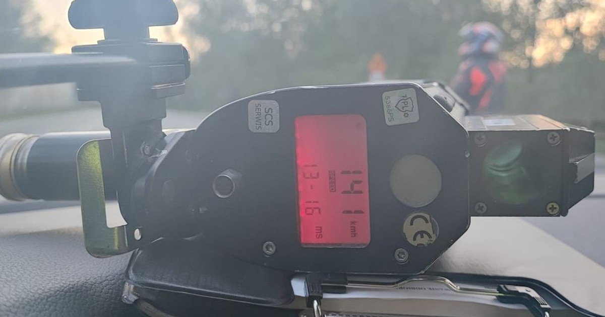 Obraz pochodzący z serwisu https://kedzierzyn-kozle.policja.gov.pl/ok/kpp-kedzierzyn-kozle/aktualnosci/119221,Pedzil-motocyklem-141-kmh-stracil-prawo-jazdy.html