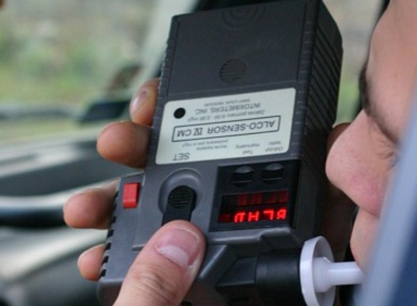 Miał 3 promile i prowadził auto. Zatrzymany dzięki świadkowi