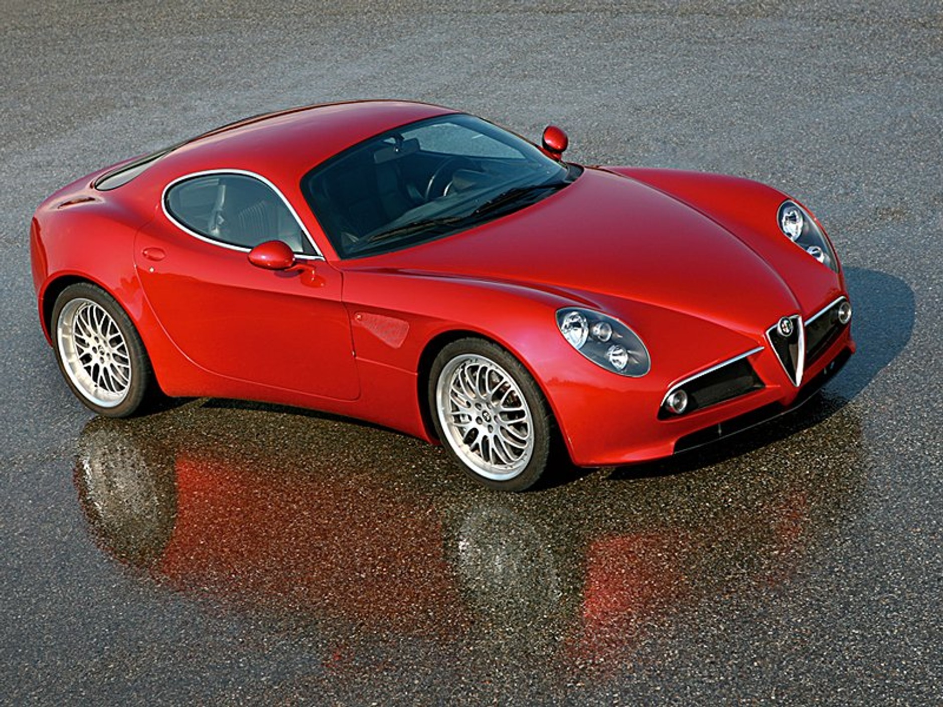 Paryż: Alfa Romeo 8c Competizione oficjalnie!