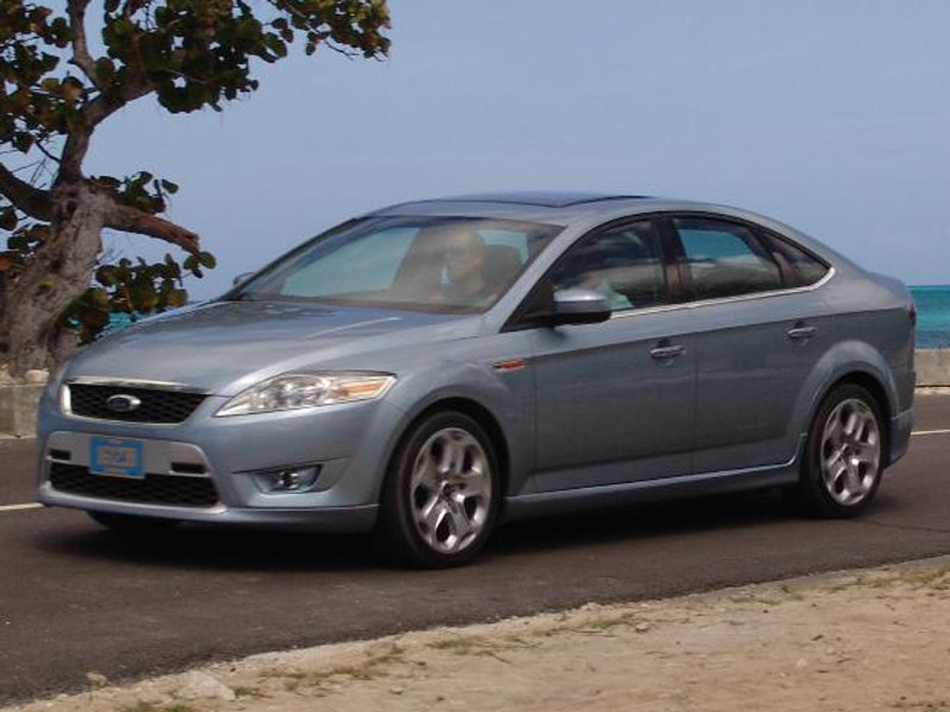Ford Mondeo liftback: pierwsze przedpremierowe fotografie