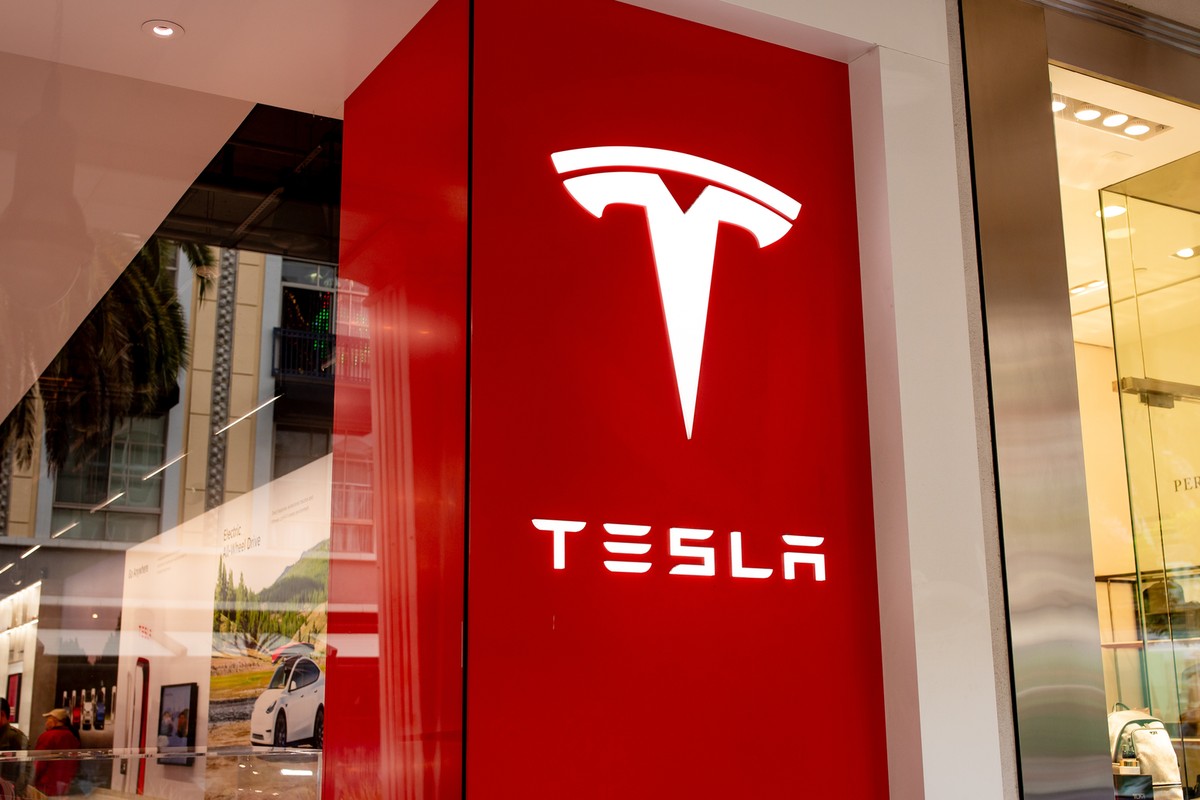 Tesla w obliczu pozwu zbiorowego za... zawyżanie przebiegu pojazdów