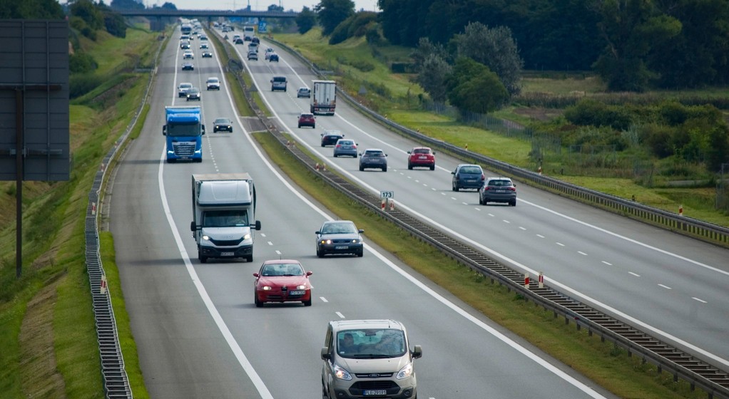 Autostrada dwujezdniowa w okolicach Poznania