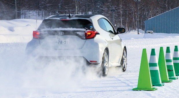 Ranking opon zimowych do mocnych aut. Test 11 modeli w rozmiarze 225/45 R18