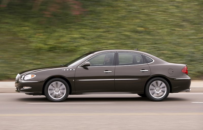 Buick LaCrosse Super i Lucerne Super: start modeli premium