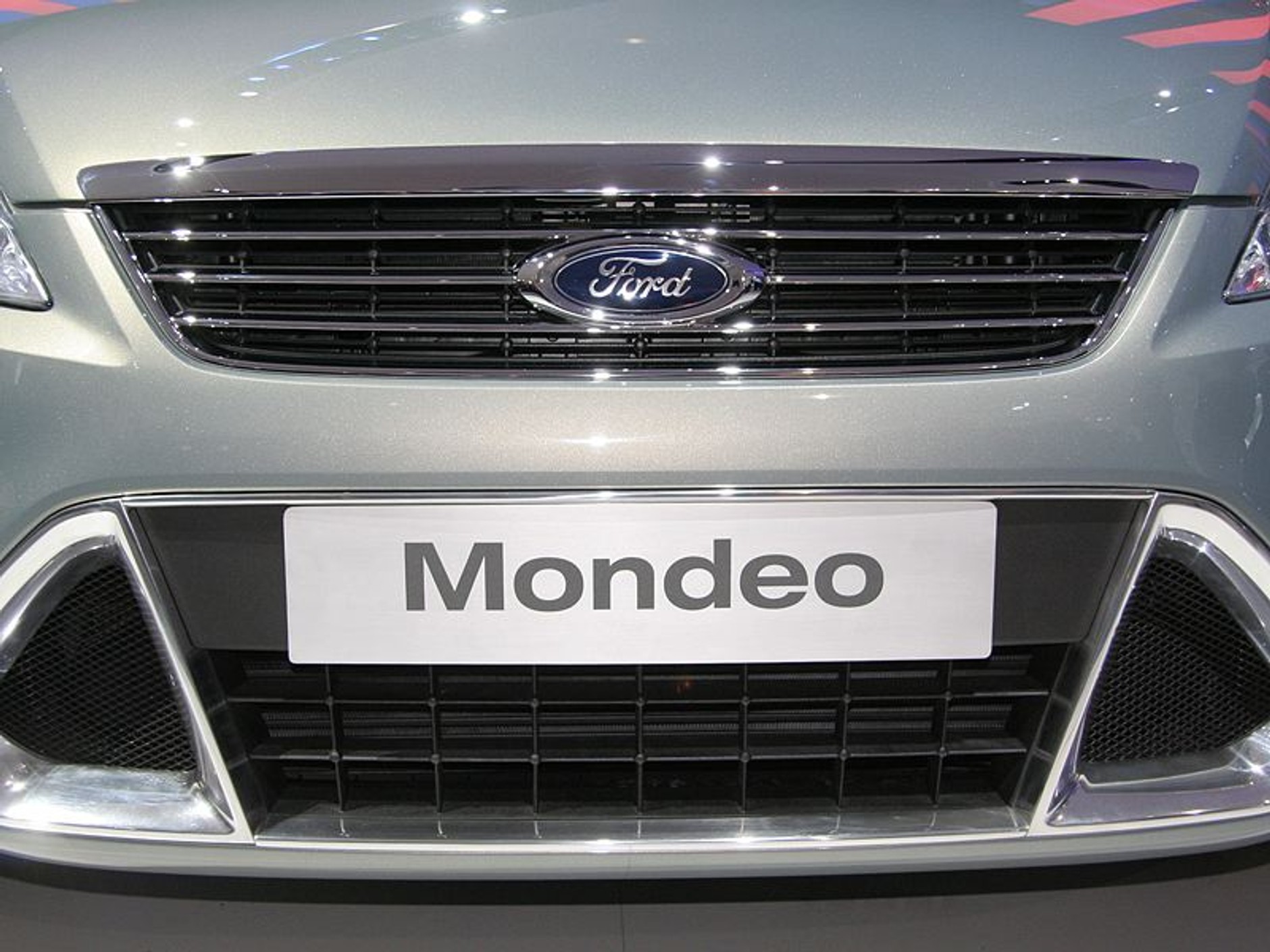 Paryż na żywo: fotogaleria z targów – Ford Mondeo