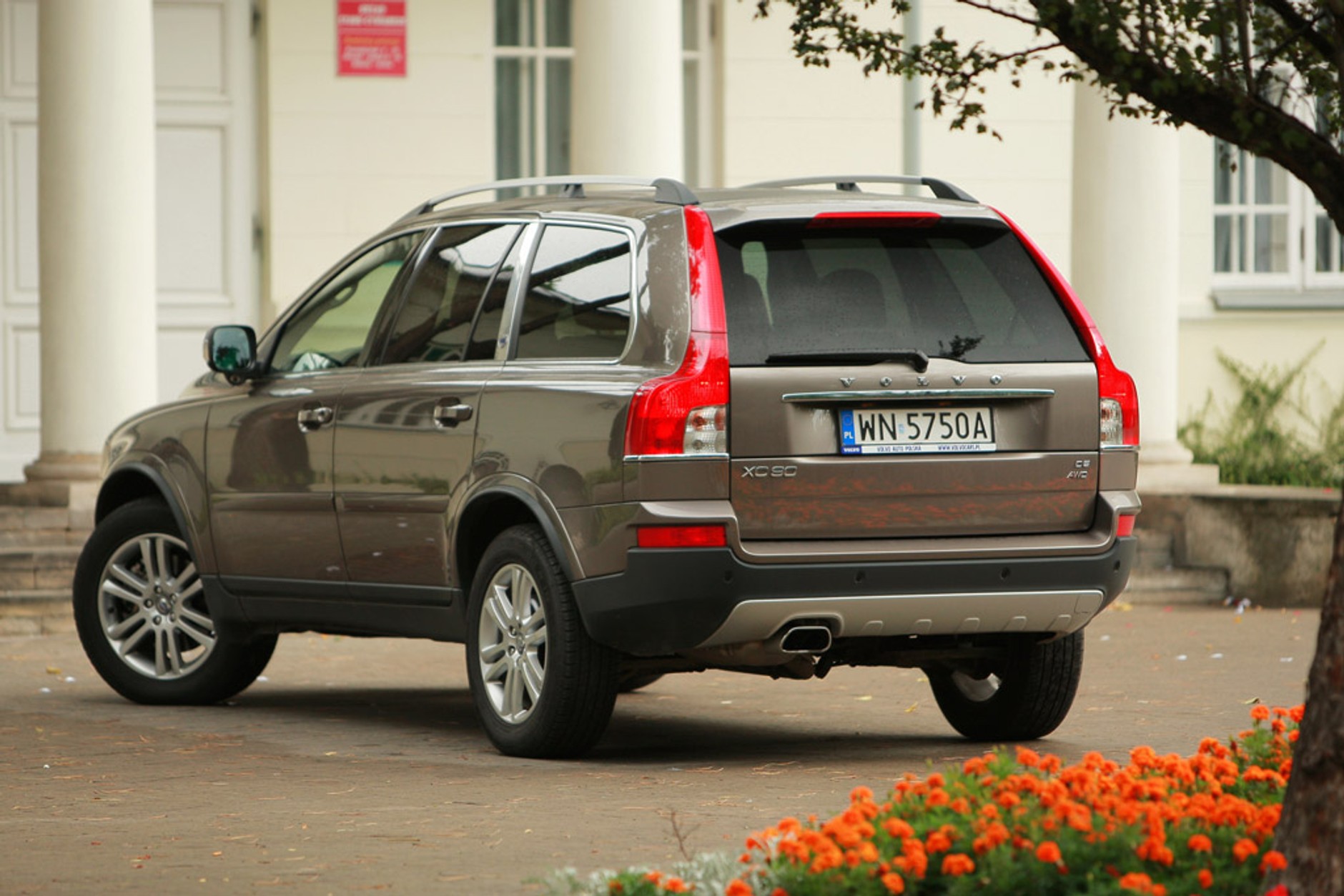 Volvo XC90: za ładny, by po prostu wjechać nim w błoto