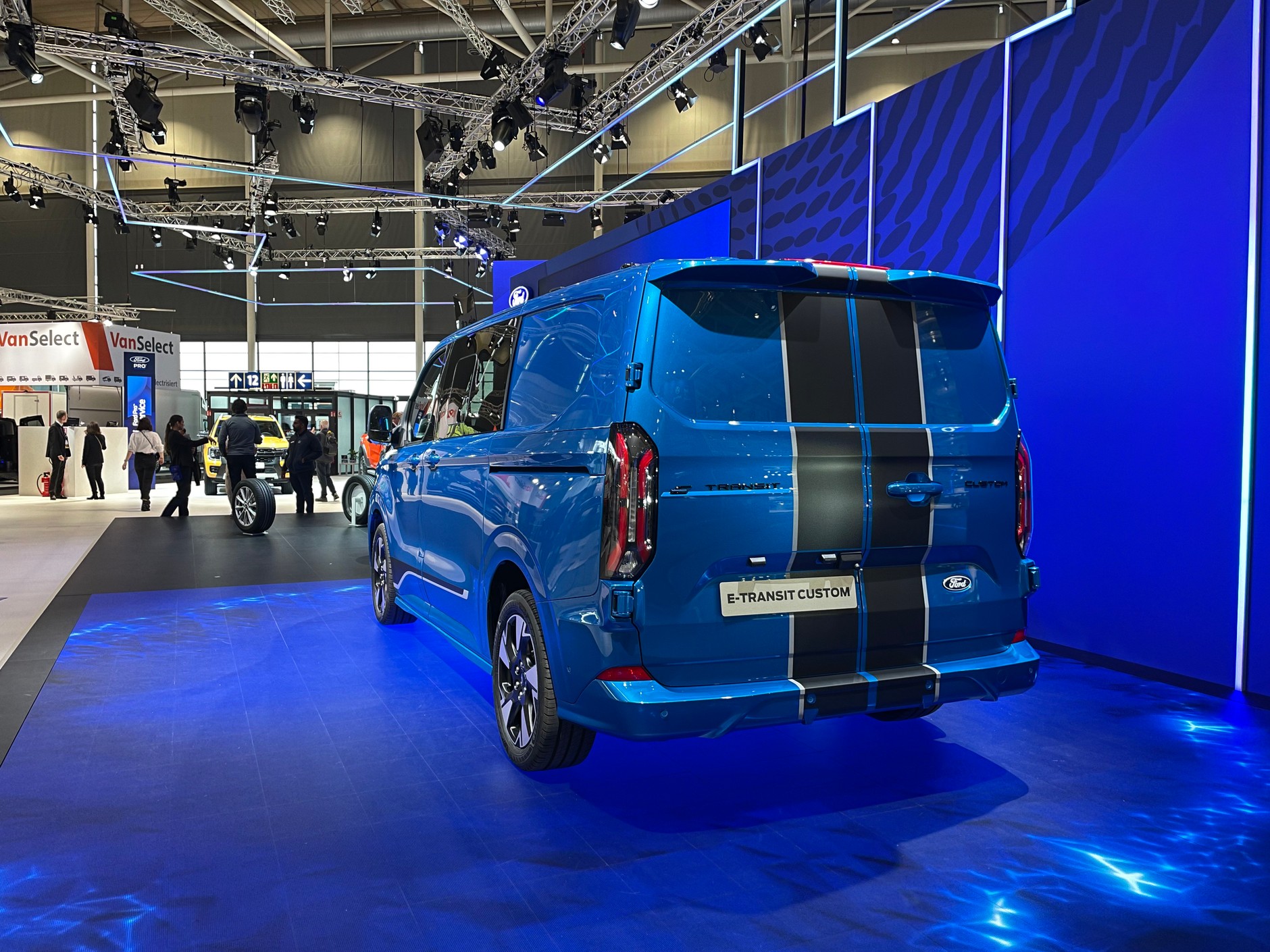 Ford e-Transit Custom.