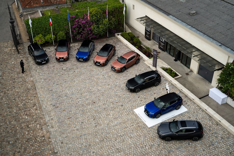 Lexus UX 300h