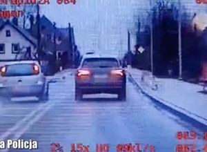 Głupi i głupszy, a za nimi radiowóz. Policjanci nie mogli uwierzyć