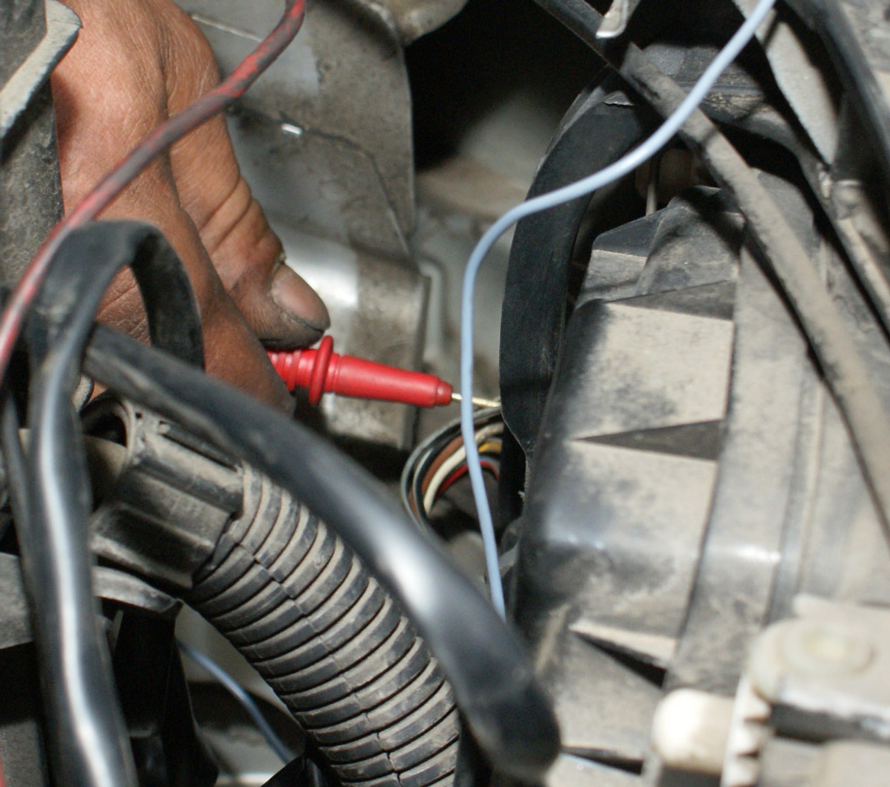 Montaż świateł do jazdy dziennej to nic trudnego