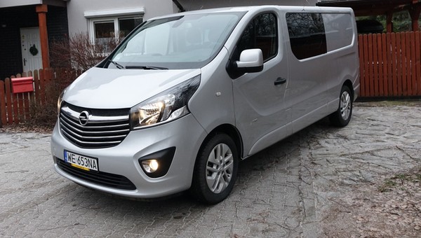 Opel Vivaro 1.6 biturbo - nadaje się nie tylko do firmy
