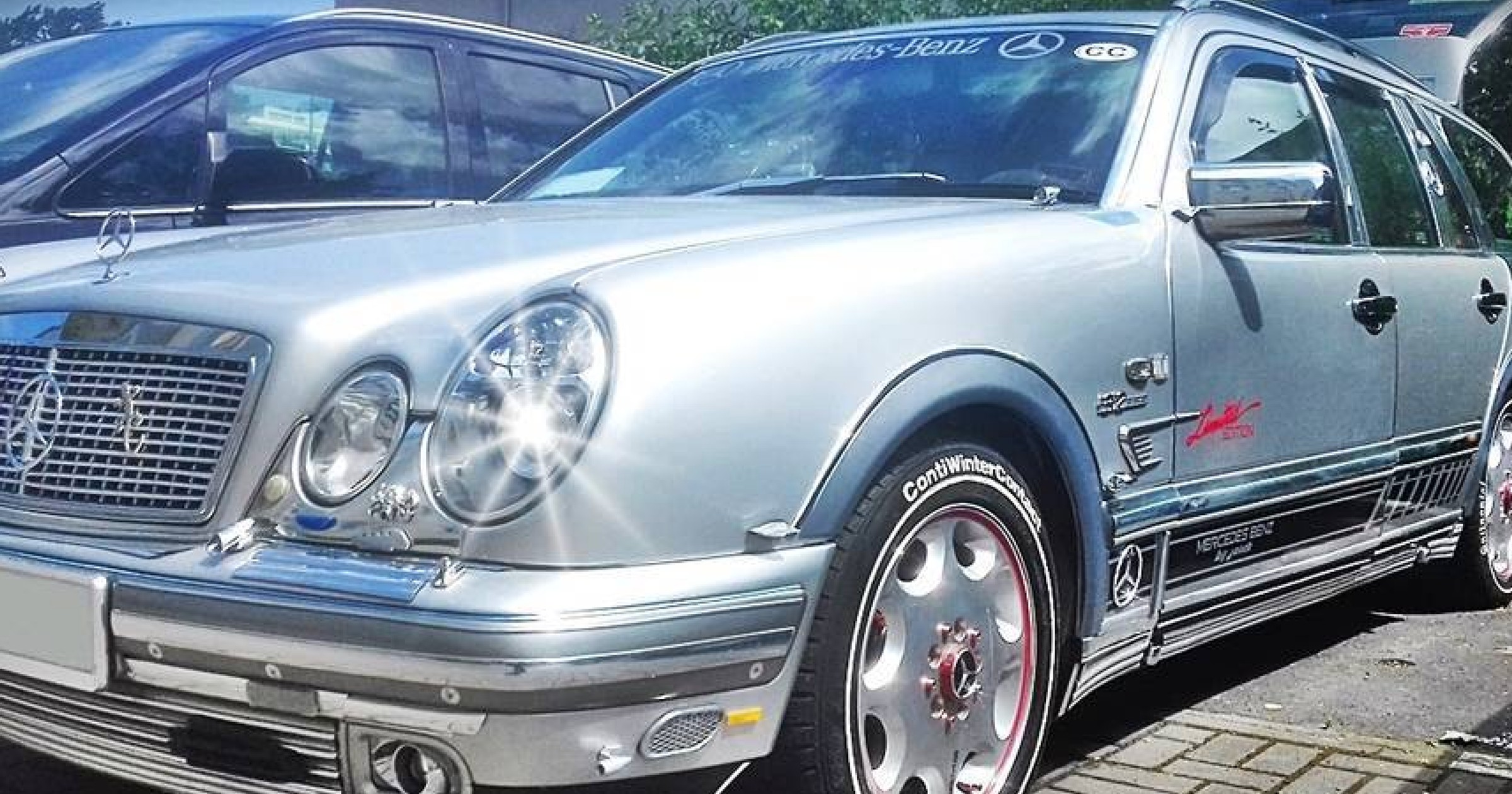 Mercedes E S210 "okularnik" - oszpecony z miłości, jest na sprzedaż