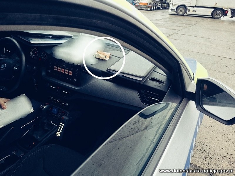 Chciał wręczyć policjantom 100 euro łapówki "na śniadanie"