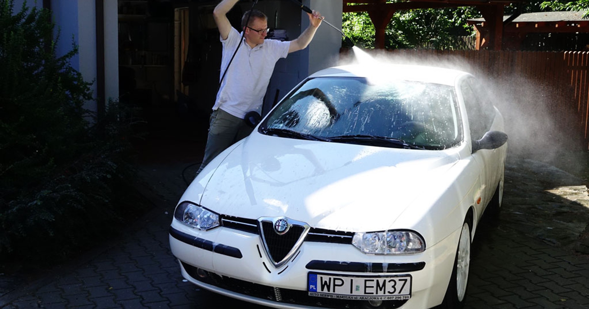 Jak umyć auto, żeby domyć?