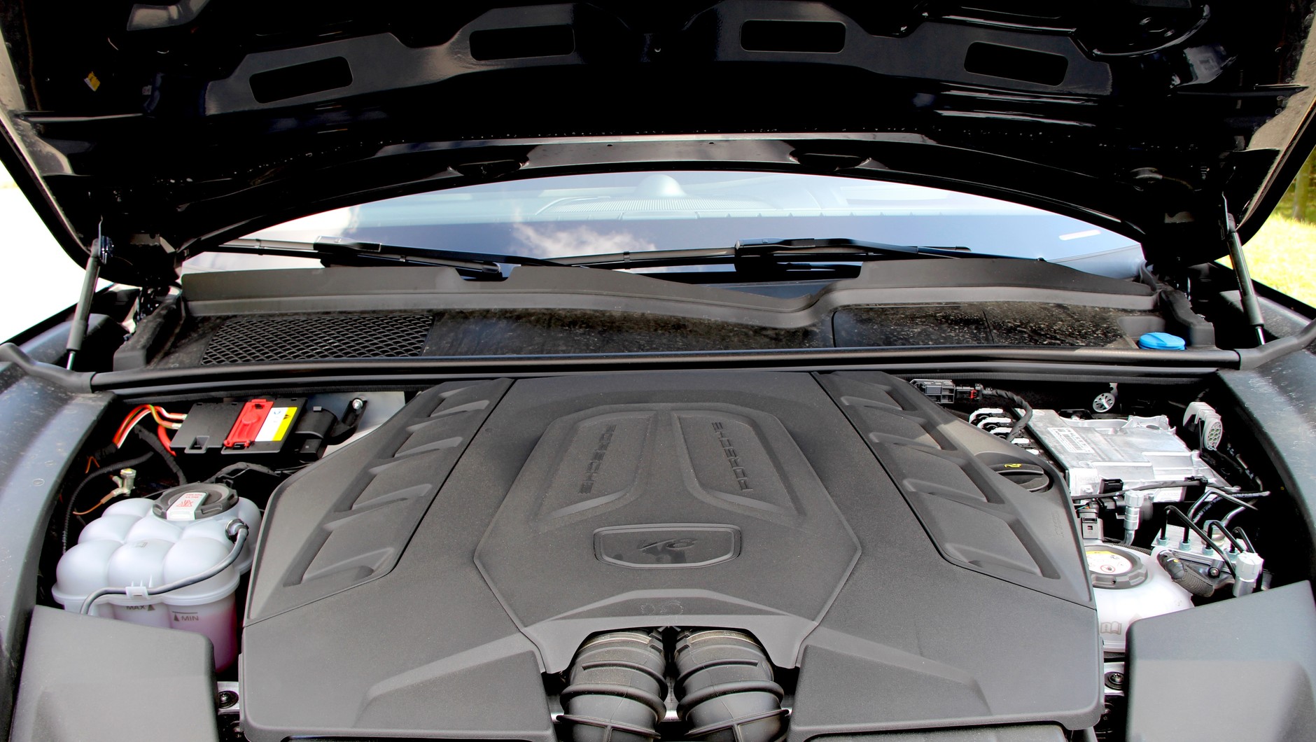 Porsche Cayenne Turbo E-Hybrid Coupe z pakietem GT