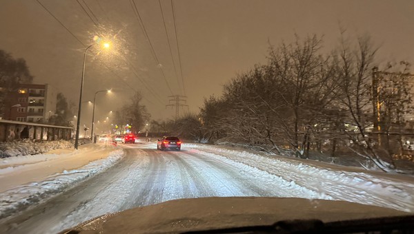 Jazda w dużym śniegu/zima