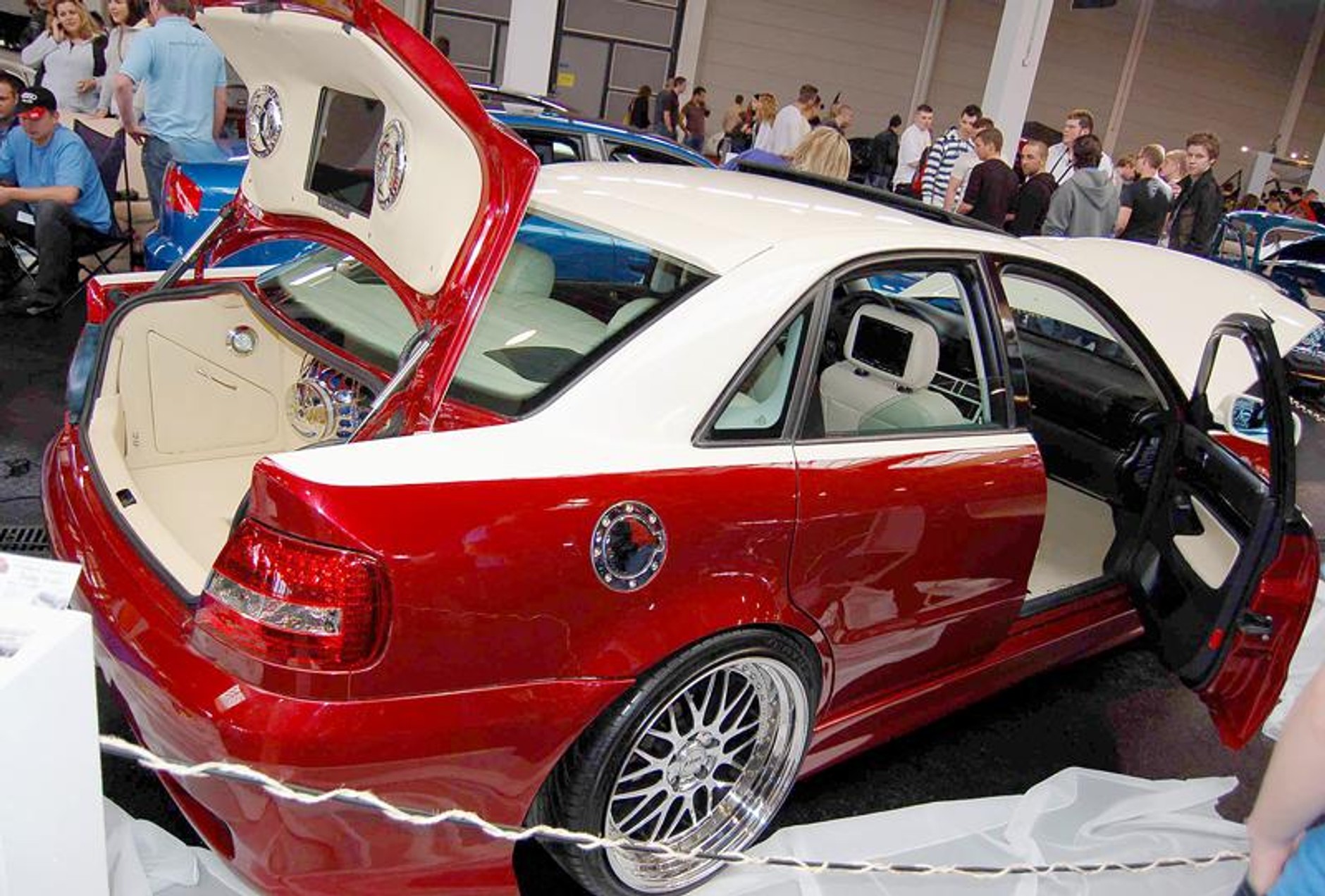 Tuning World Bodensee 2008: Golfy, drifting i dziewczyny -  fotogaleria (2)