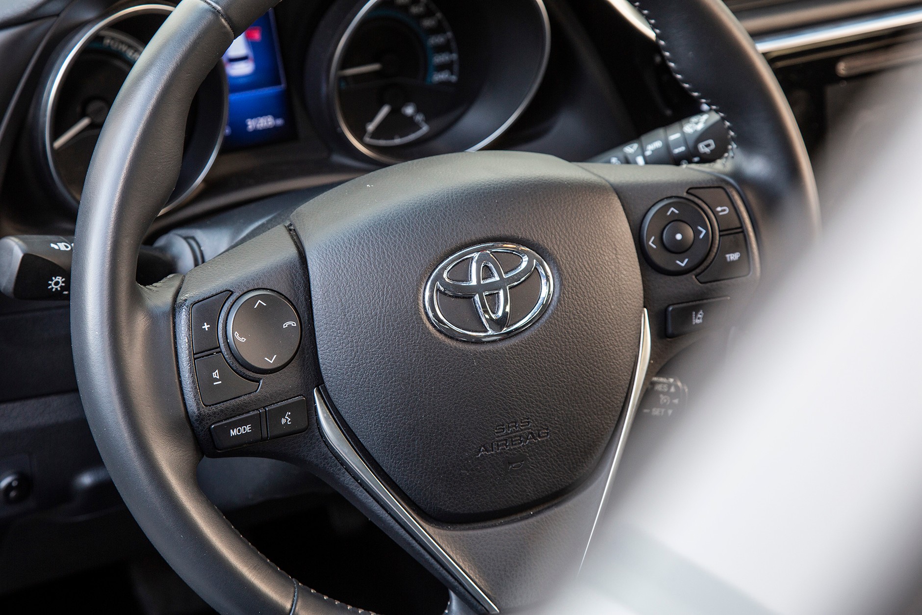 Toyota Auris Touring Sports kombi 1.8 Hybrid - hybryda dla aktywnych