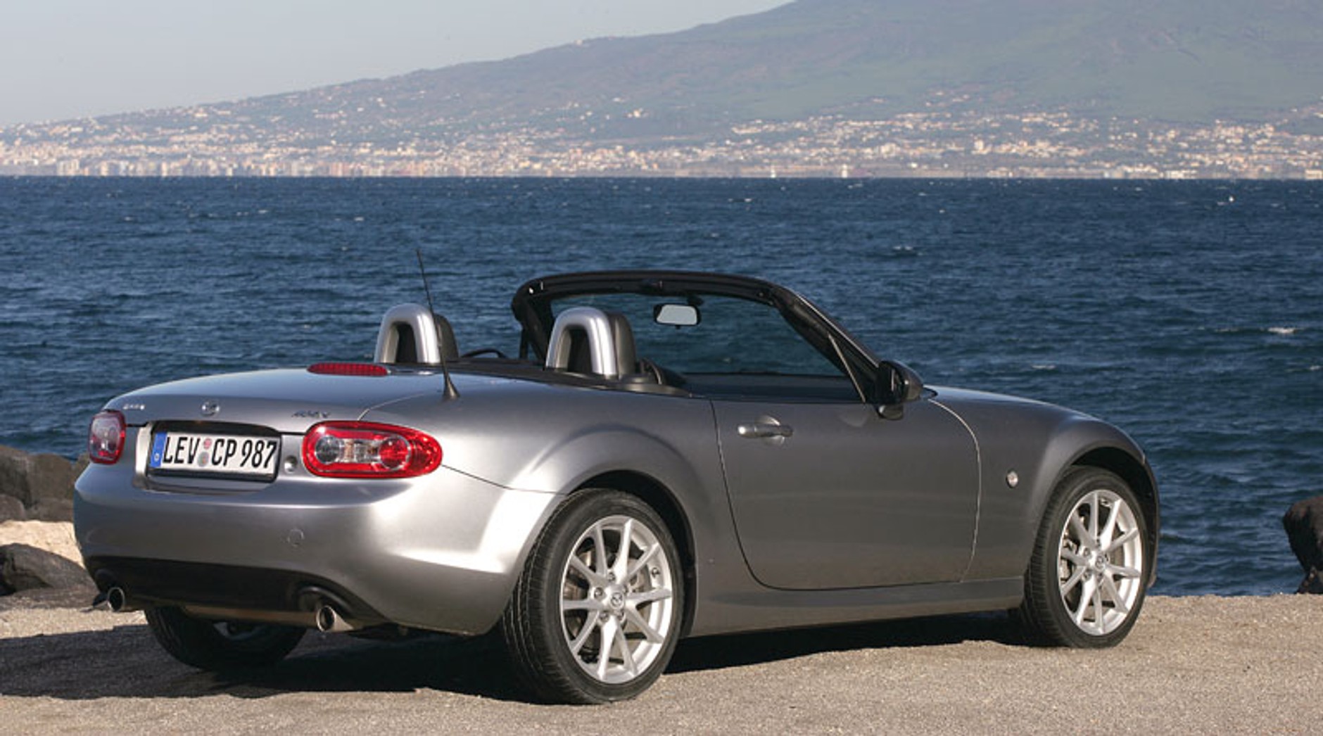 Mazda MX-5 Roadster Coupé: przyjemność przez 365 dni w roku